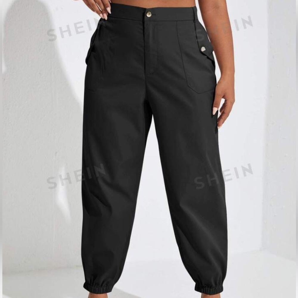 SHEIN  Plus Solid Slant Pocket Tapered Pants